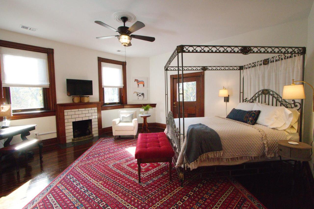 Louisville Bourbon Inn Kültér fotó